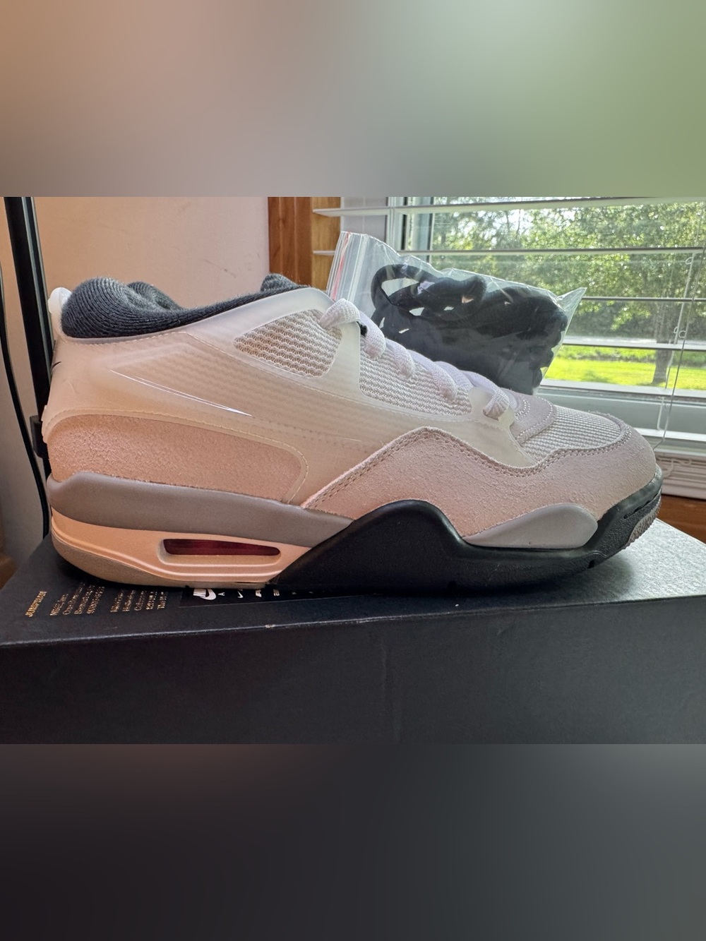 Jordan 4 RM White Light Smoke Grey Black (GS) - Picture 3 of 8